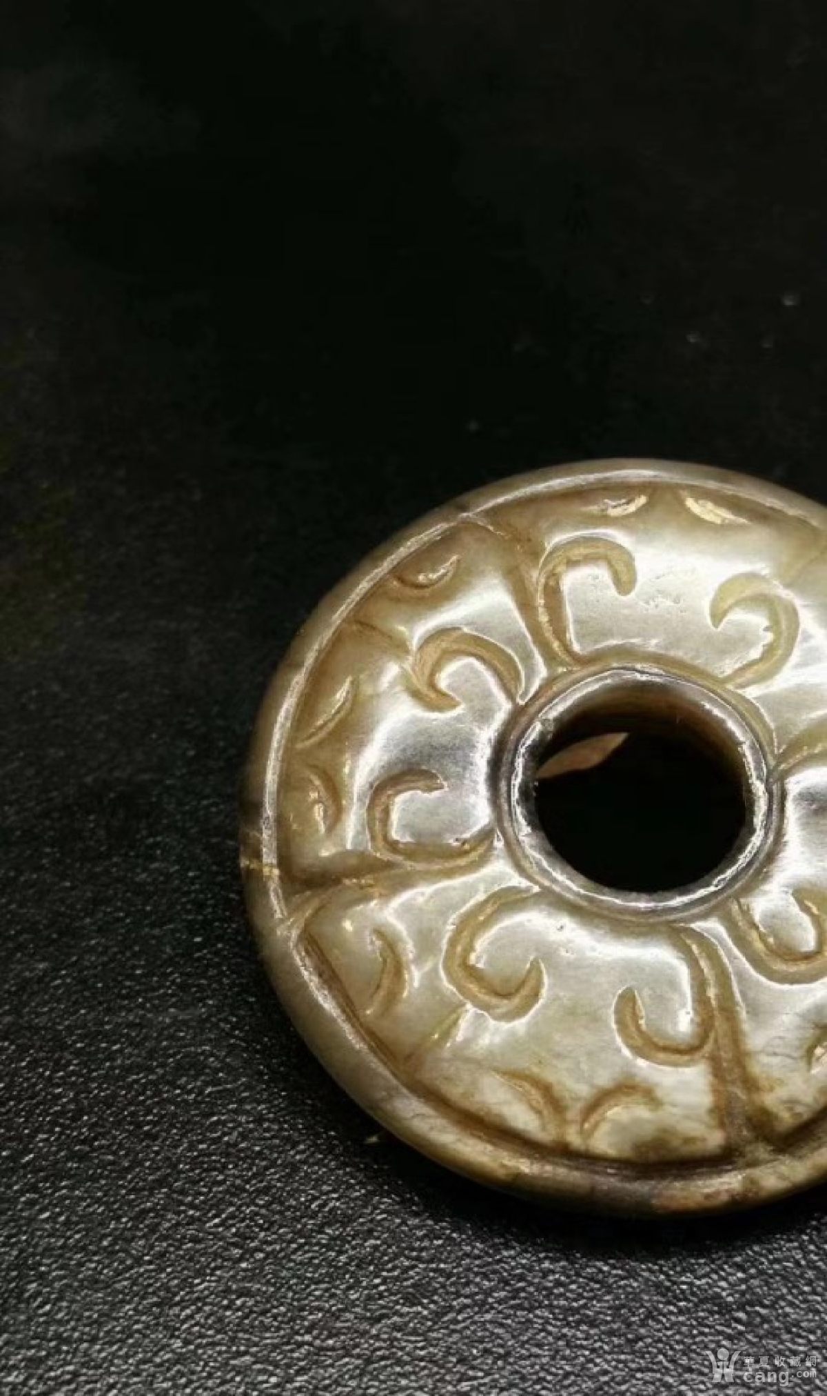 老勾云纹玉佩