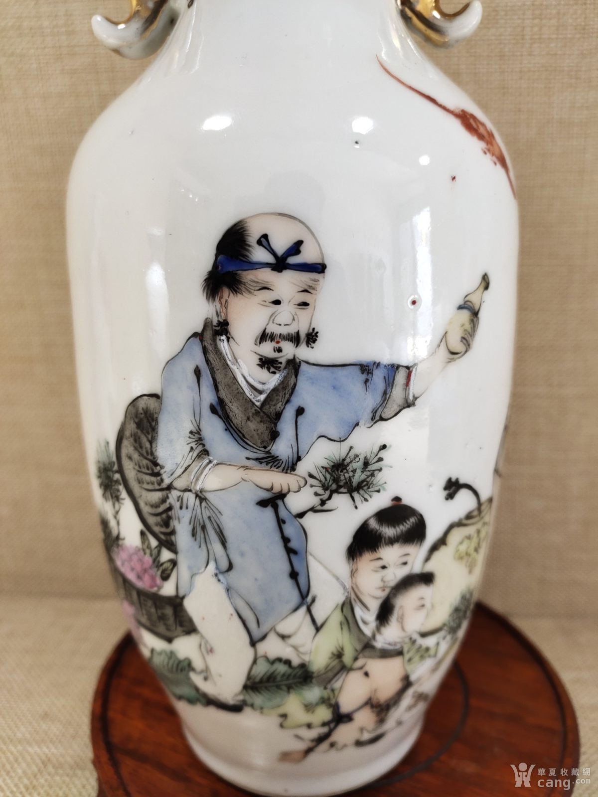 瓷器 清 光绪名家马庆云尺瓶 藏品描述 藏品展示 服务保障 手机购买