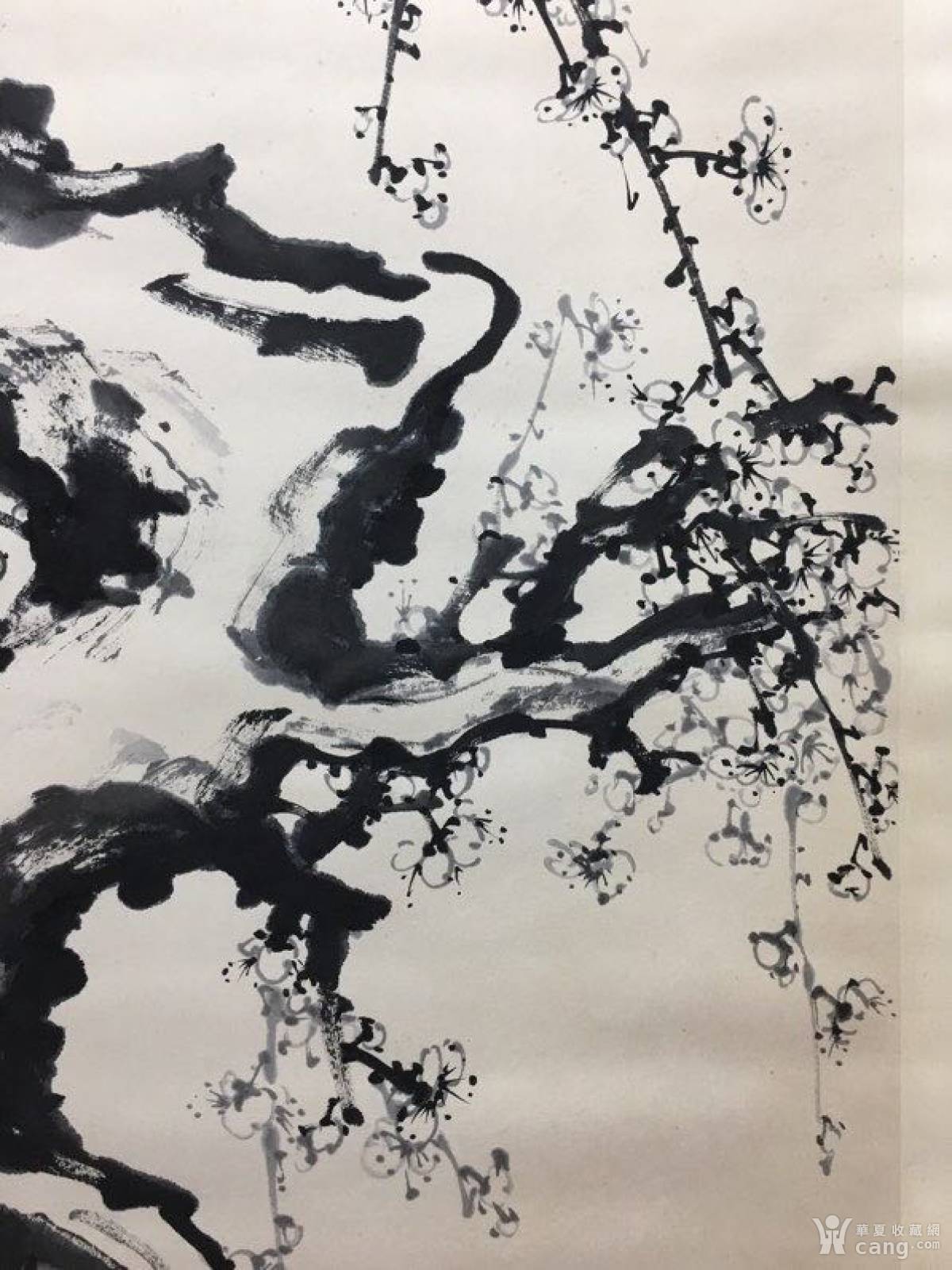 董寿平 四尺墨梅图 纸本立轴 画芯尺寸136x69cm 赠出