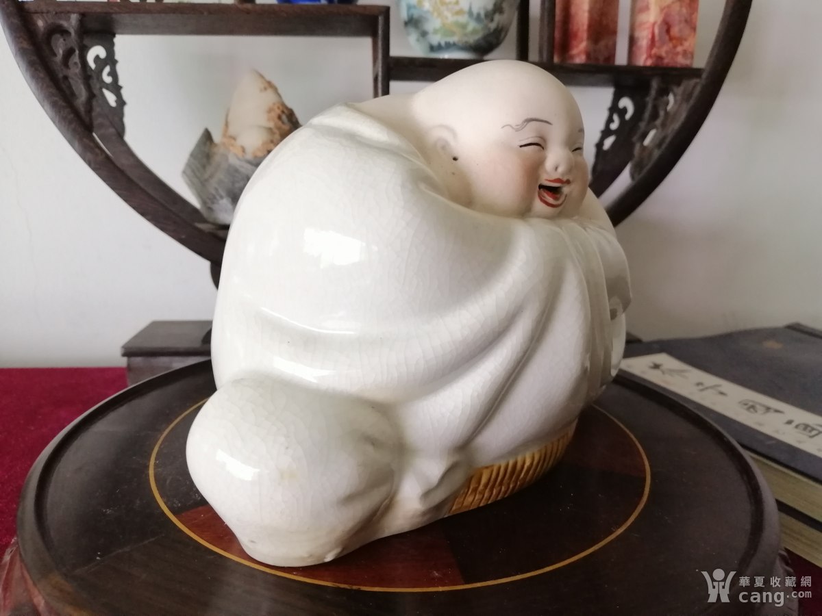 回流瓷7080年代雕塑瓷厂刘远长哈哈罗汉高约12cm宽约18cm