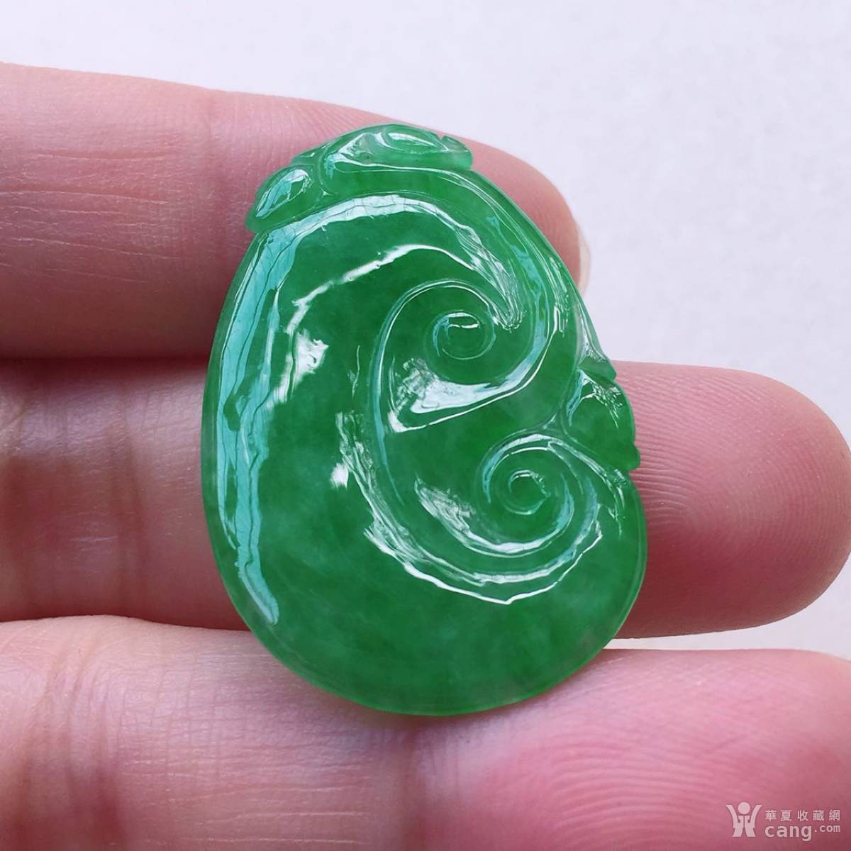 天然翡翠a货满绿阳绿玉如意吊坠