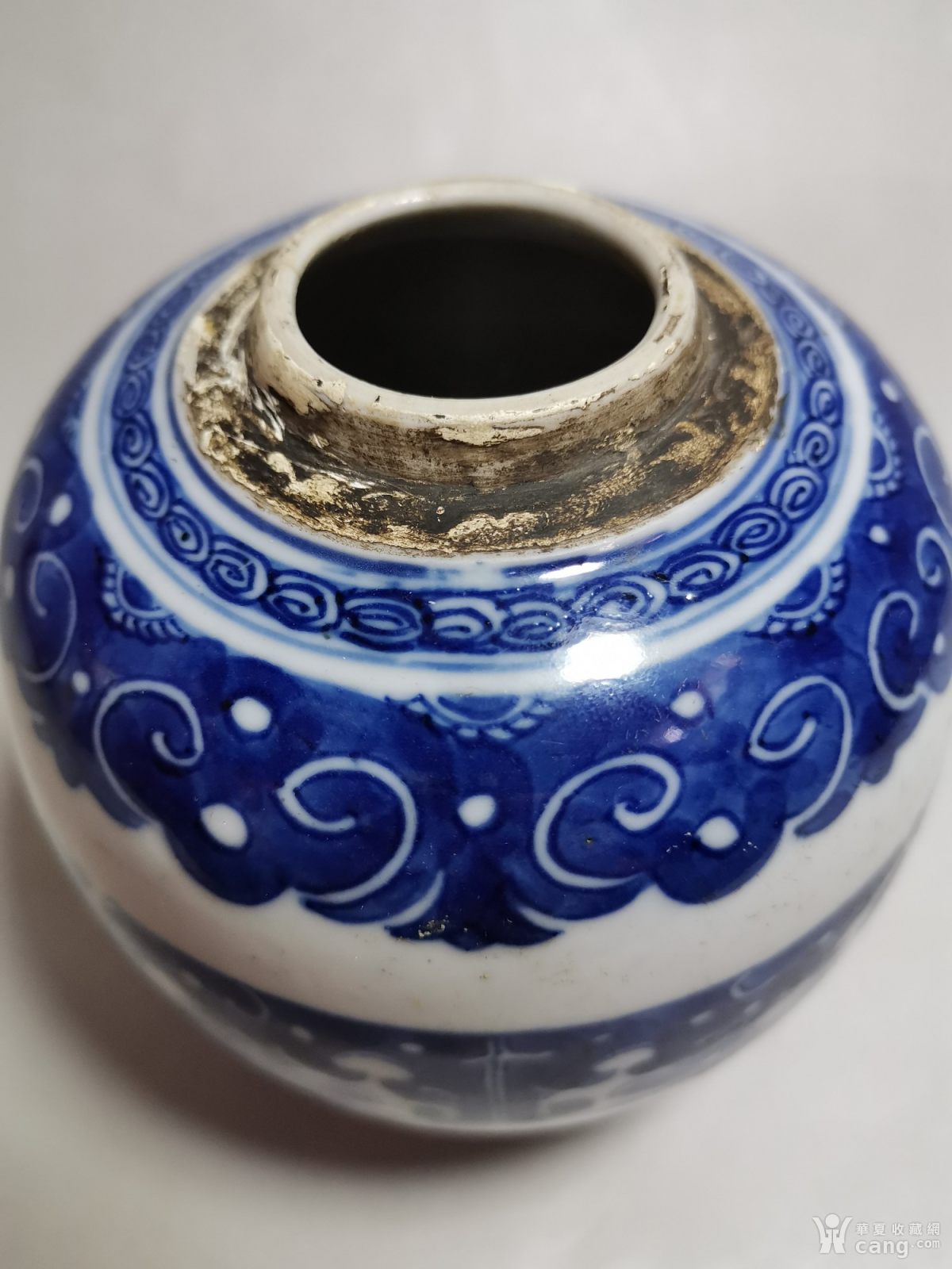 乾隆青花夔龙小罐