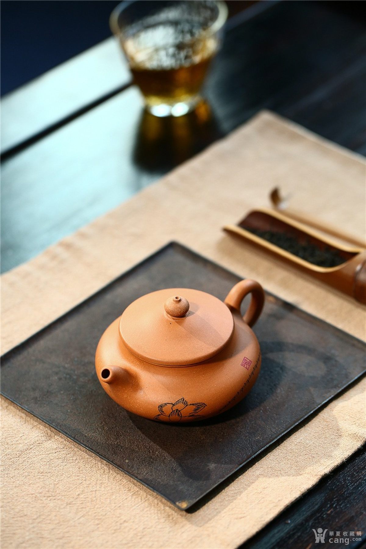 宜兴紫砂降坡泥斗笠壶