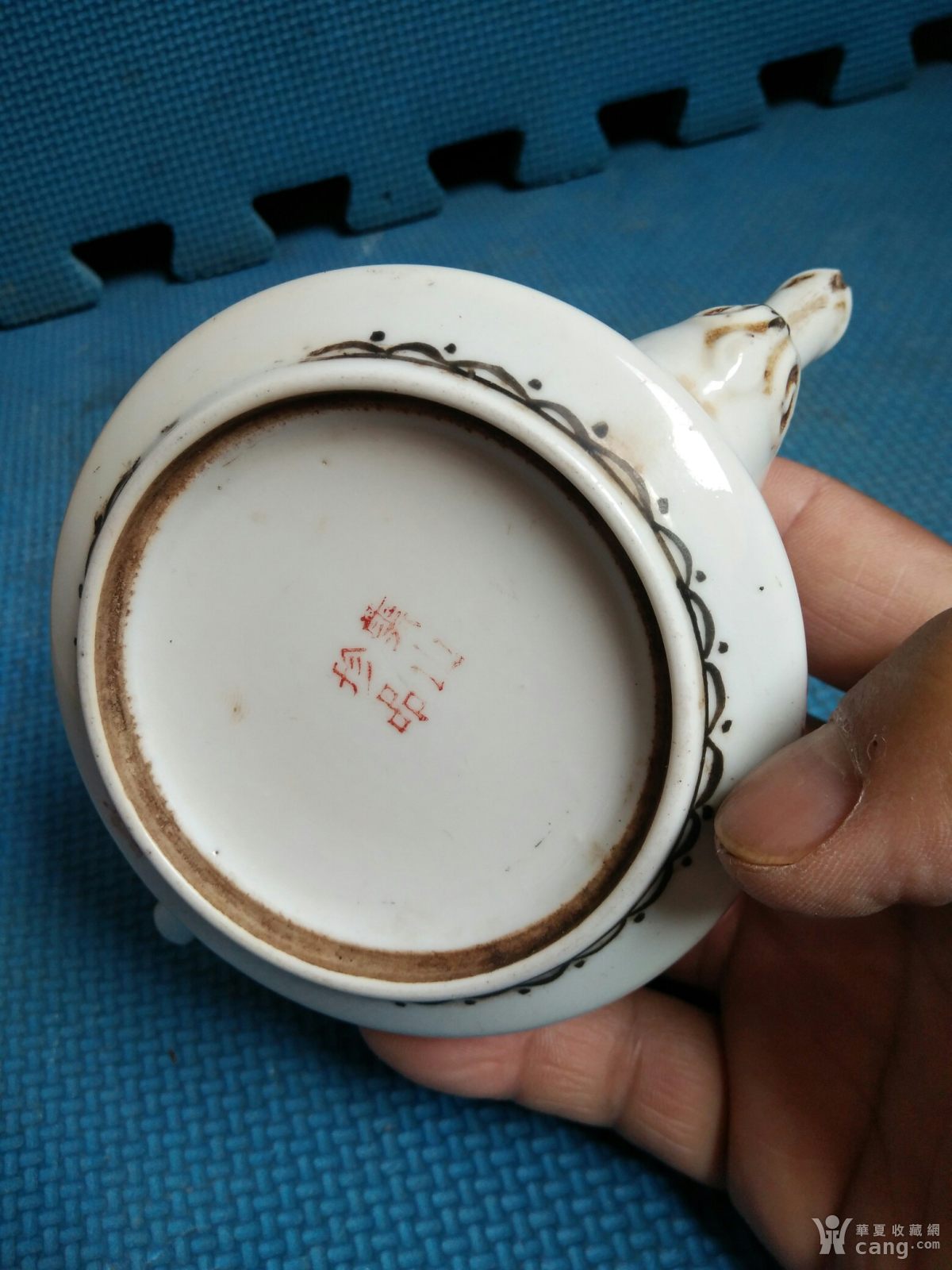 民国晚期小珠山八友陆云山手绘粉彩花鸟图纹小壶