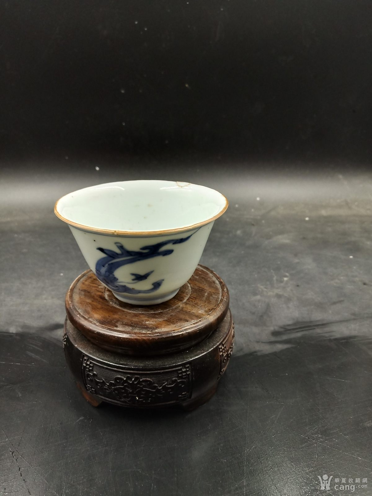 精品明代青花双龙压手杯