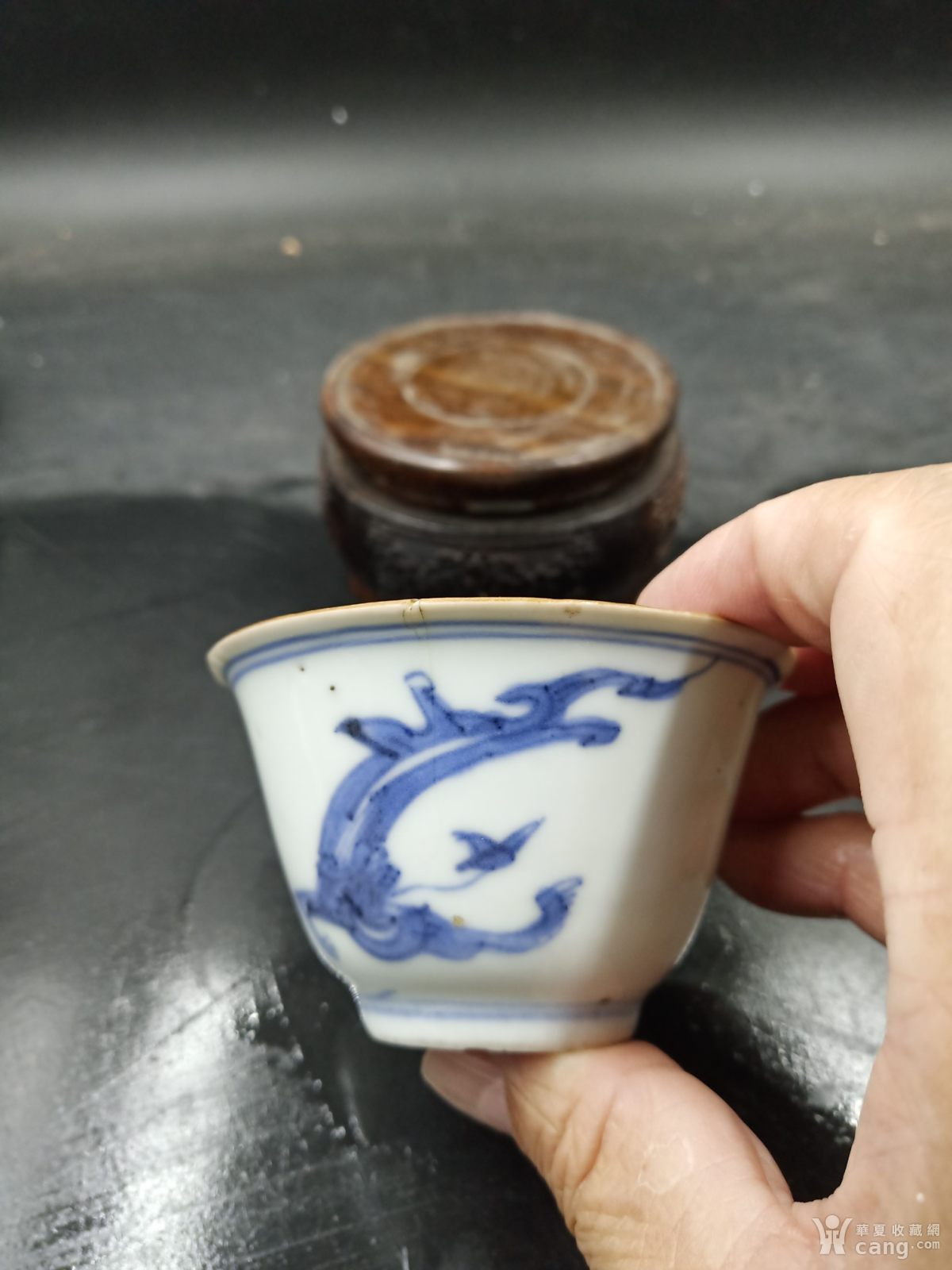 精品明代青花双龙压手杯