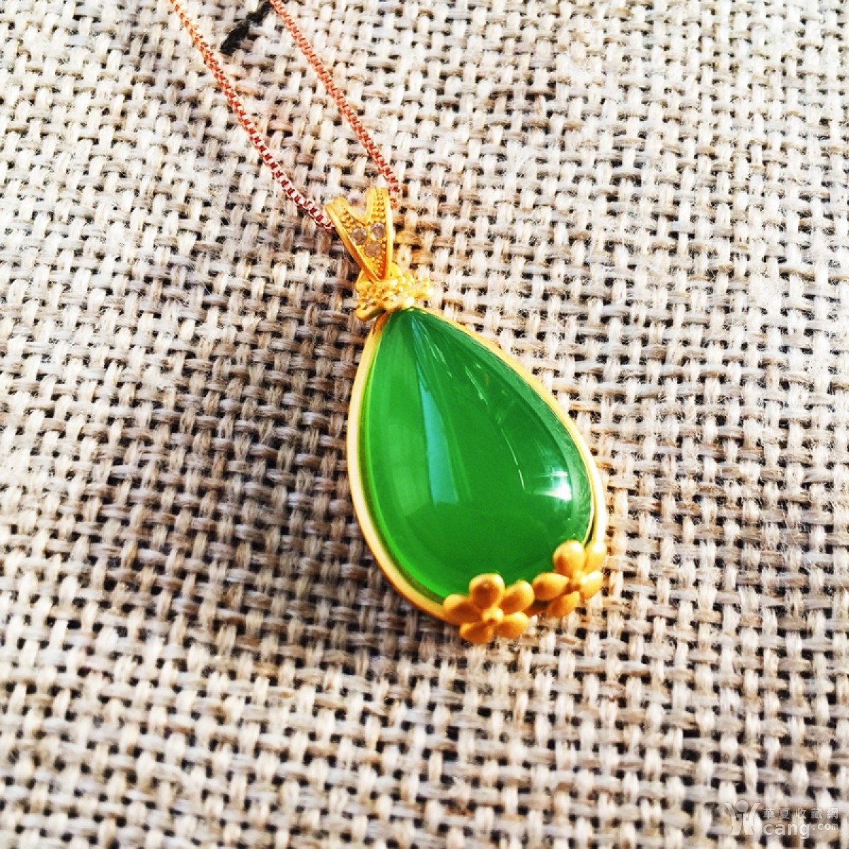 新品天然玉石高冰种满绿水滴形玉髓纯银镶嵌时尚简约女款吊坠项链