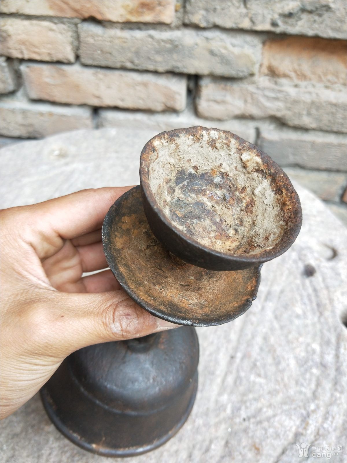 精品老铁器油灯