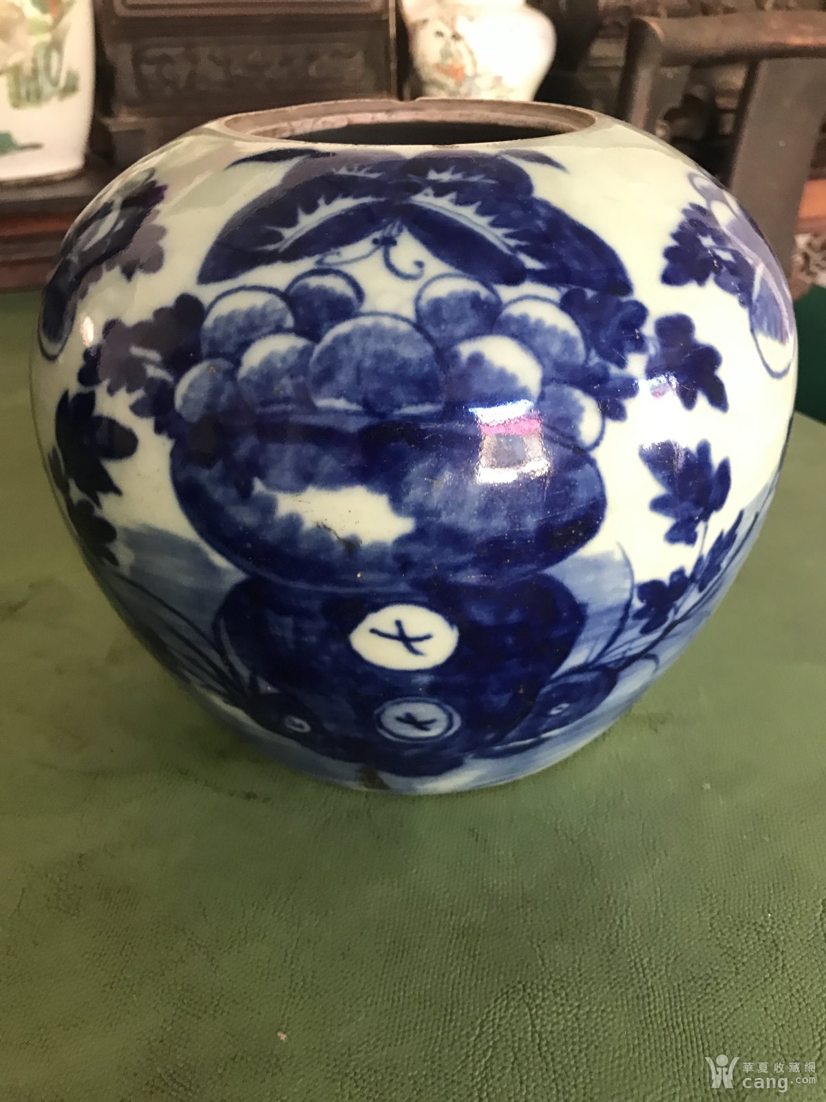 清代青花花卉冬瓜罐一个