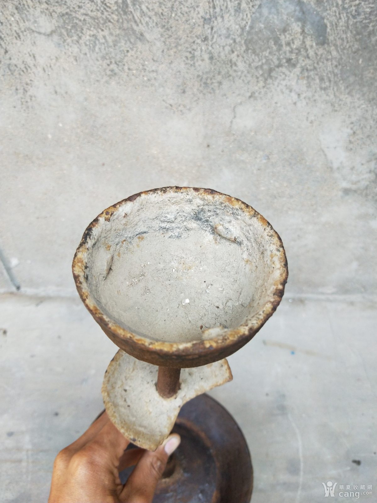 精品老铁器灯盏