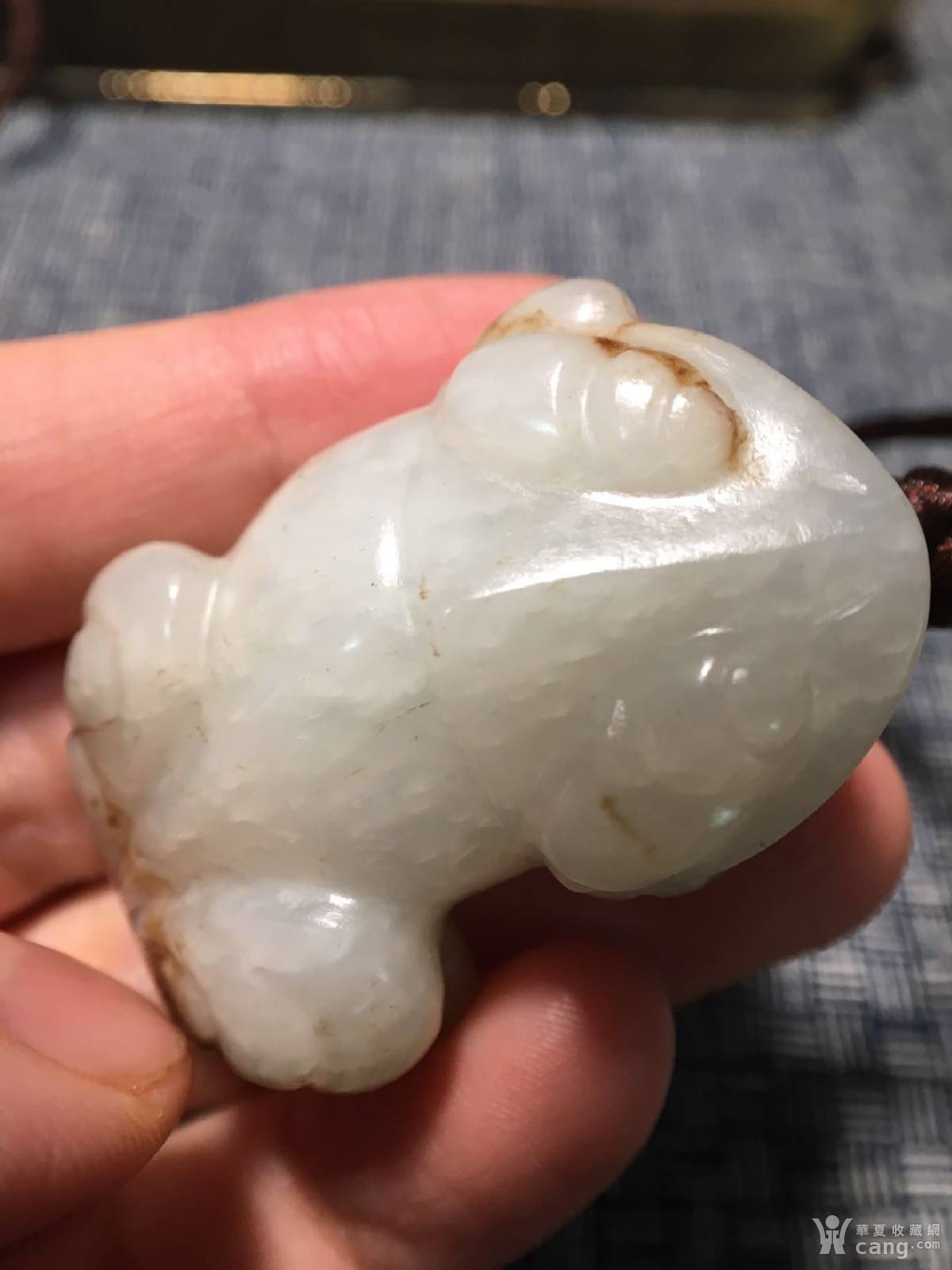 明代和田玉红沁金蟾