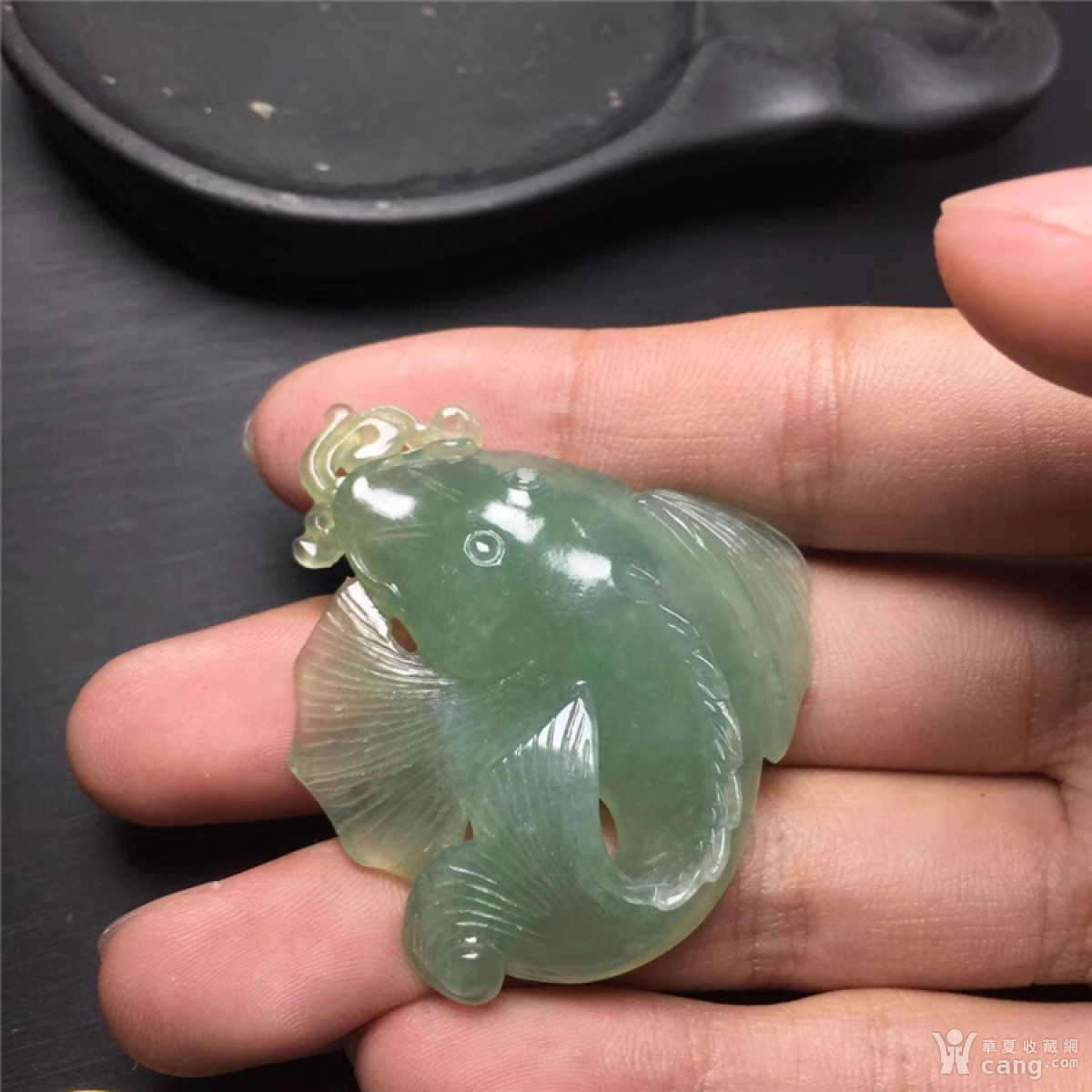 z331民国解放初冰种晴水绿翡翠鲤鱼挂件
