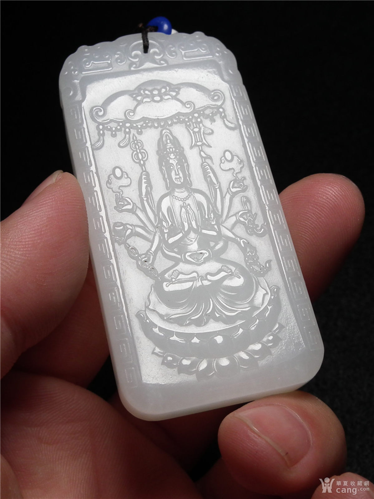 近现代和田一级白玉双面工浮雕莲花座千手观音山水庭院大方玉牌