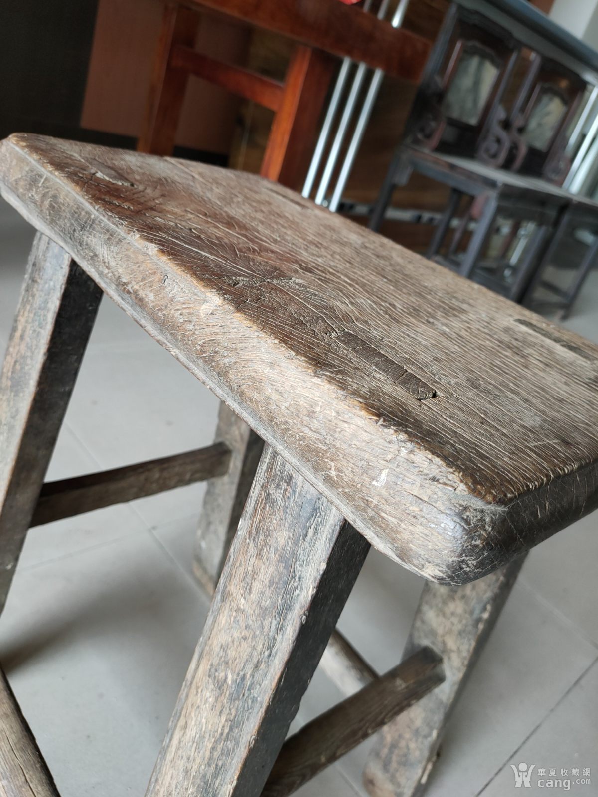 柞木老凳子>