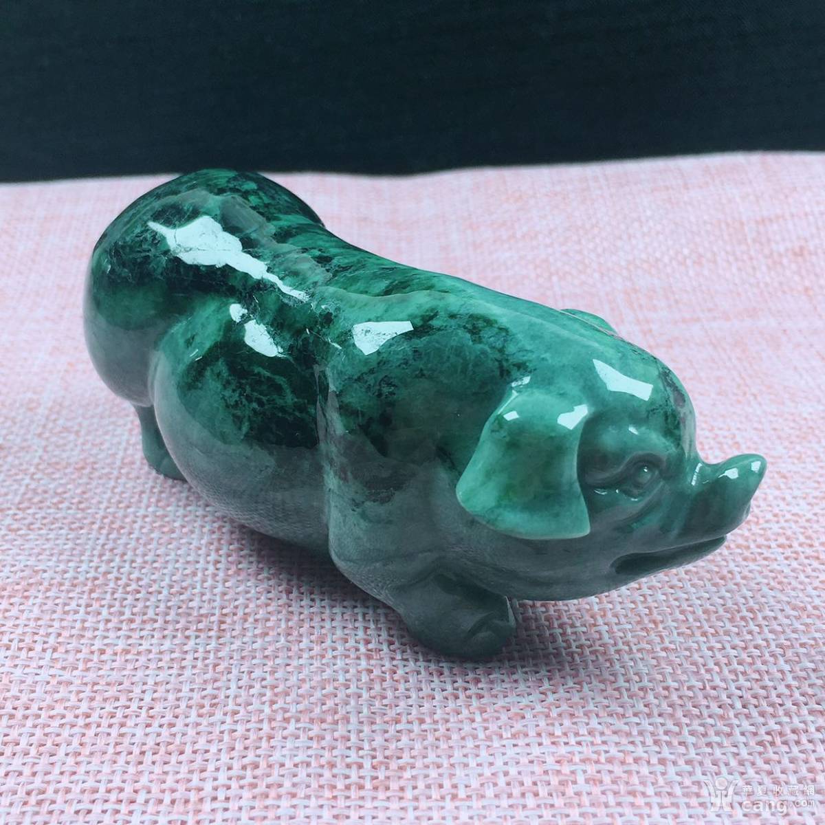 天然a货翡翠 ,老坑冰润飘绿花特色珠事如意发财猪摆件.