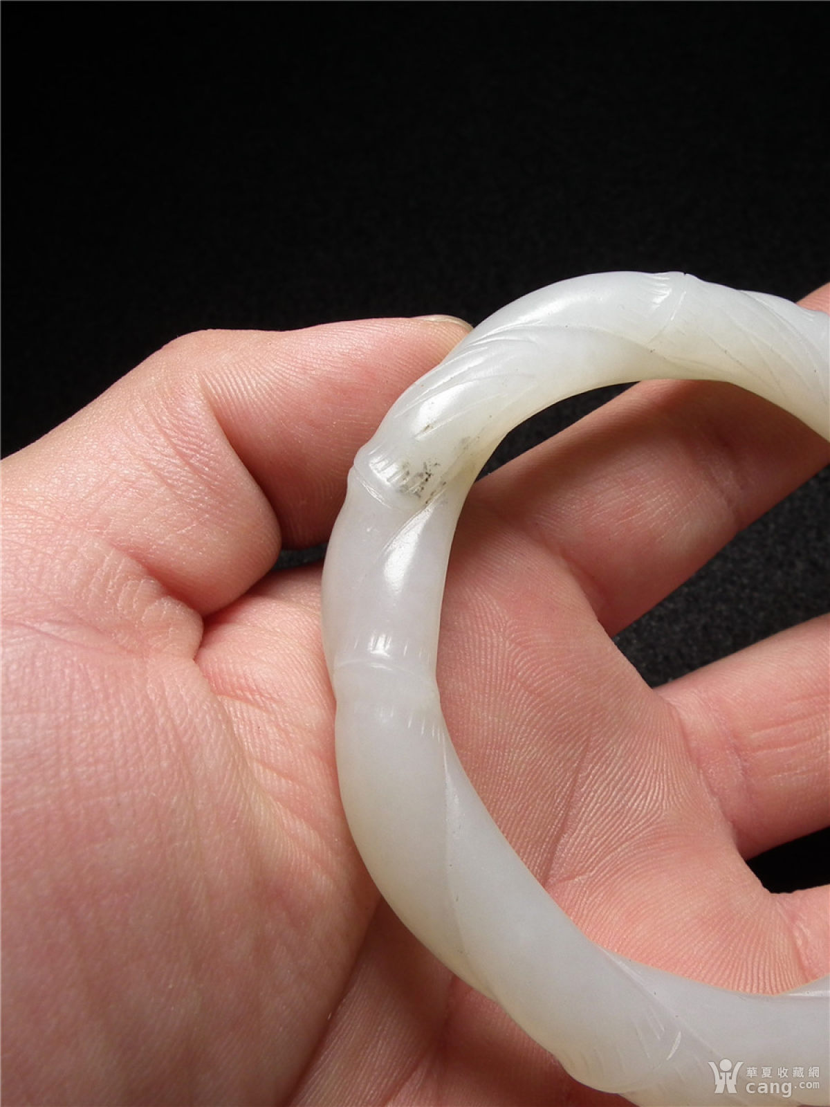 和田白玉竹节竹叶纹绞丝大圆手镯