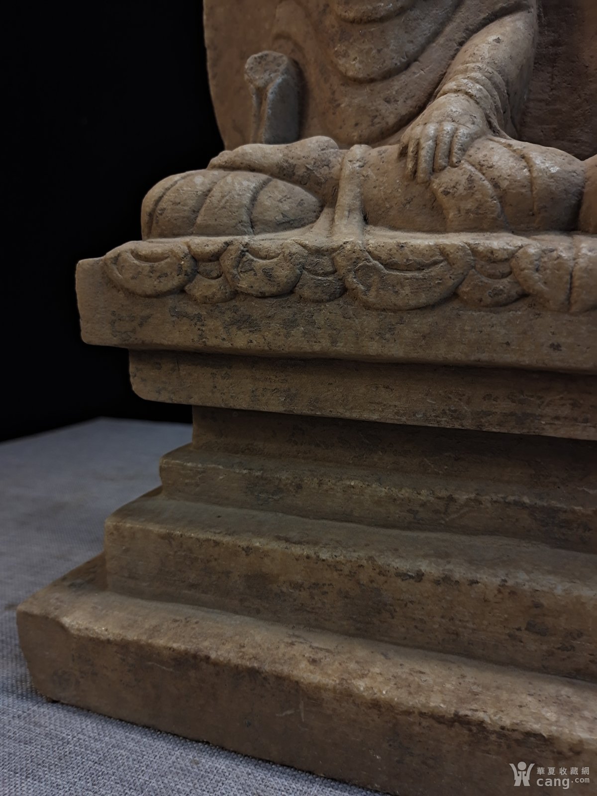 汉白玉北魏佛像