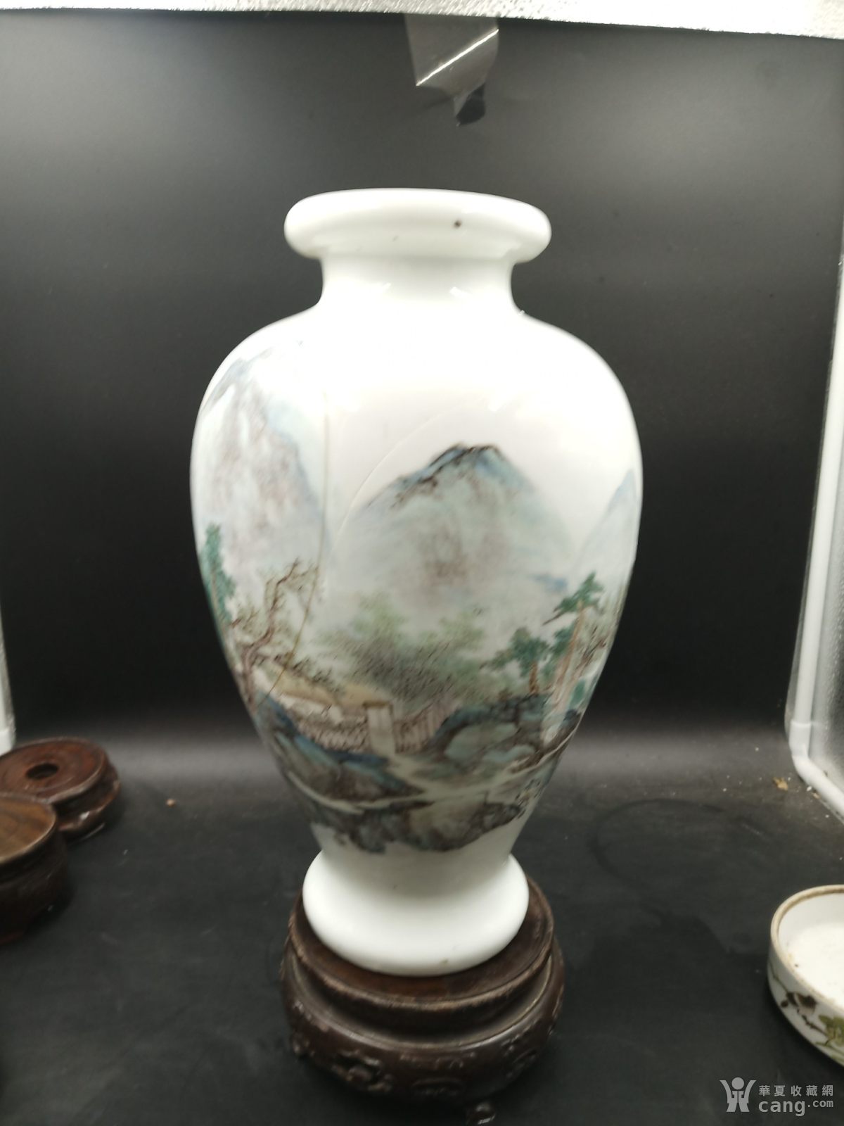 瓷器 民国 精品中精品大家余竹青山水赏瓶 安全提示为保障您的利益,请