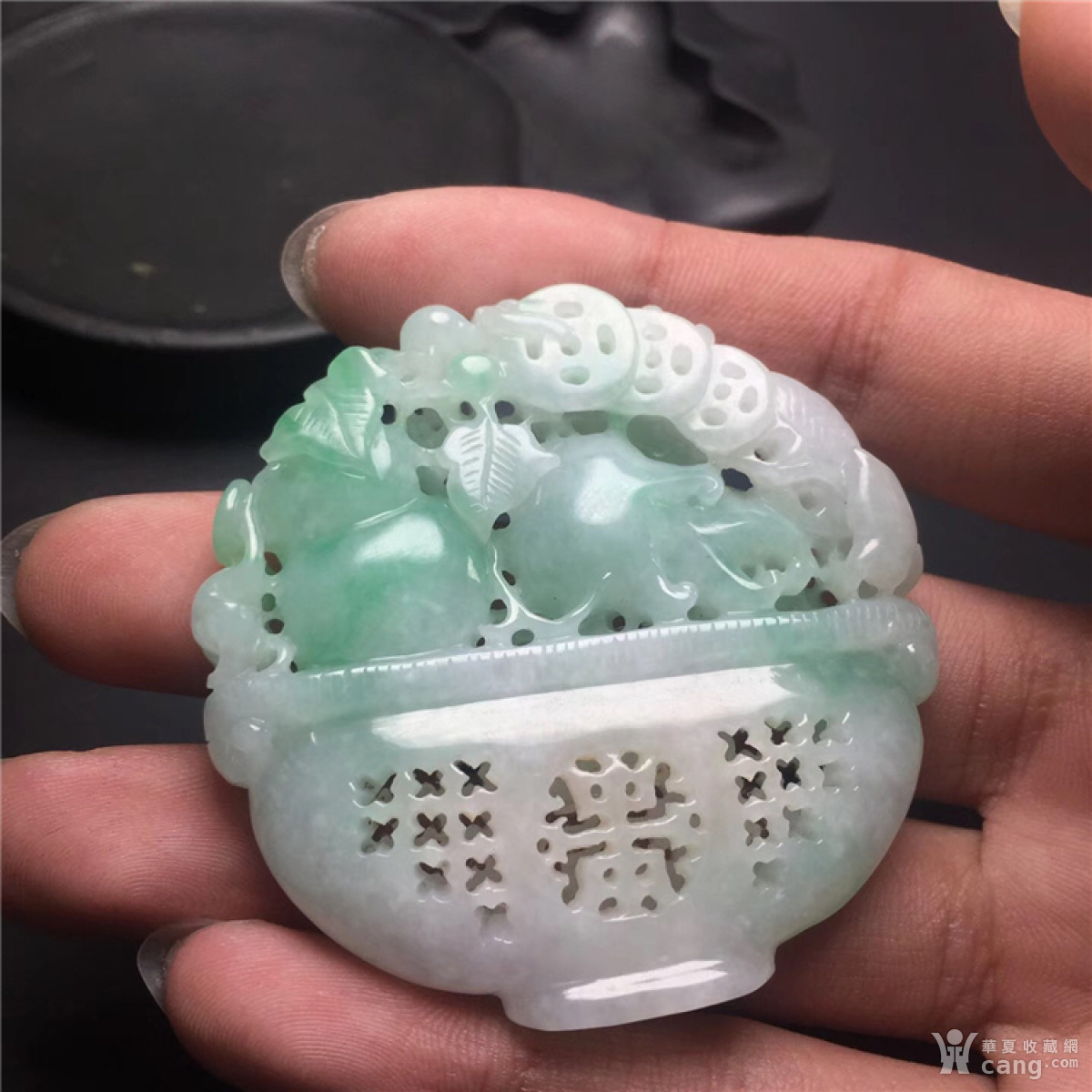 x923天然a货白地青翡翠镂空雕葫芦金钱龙挂牌