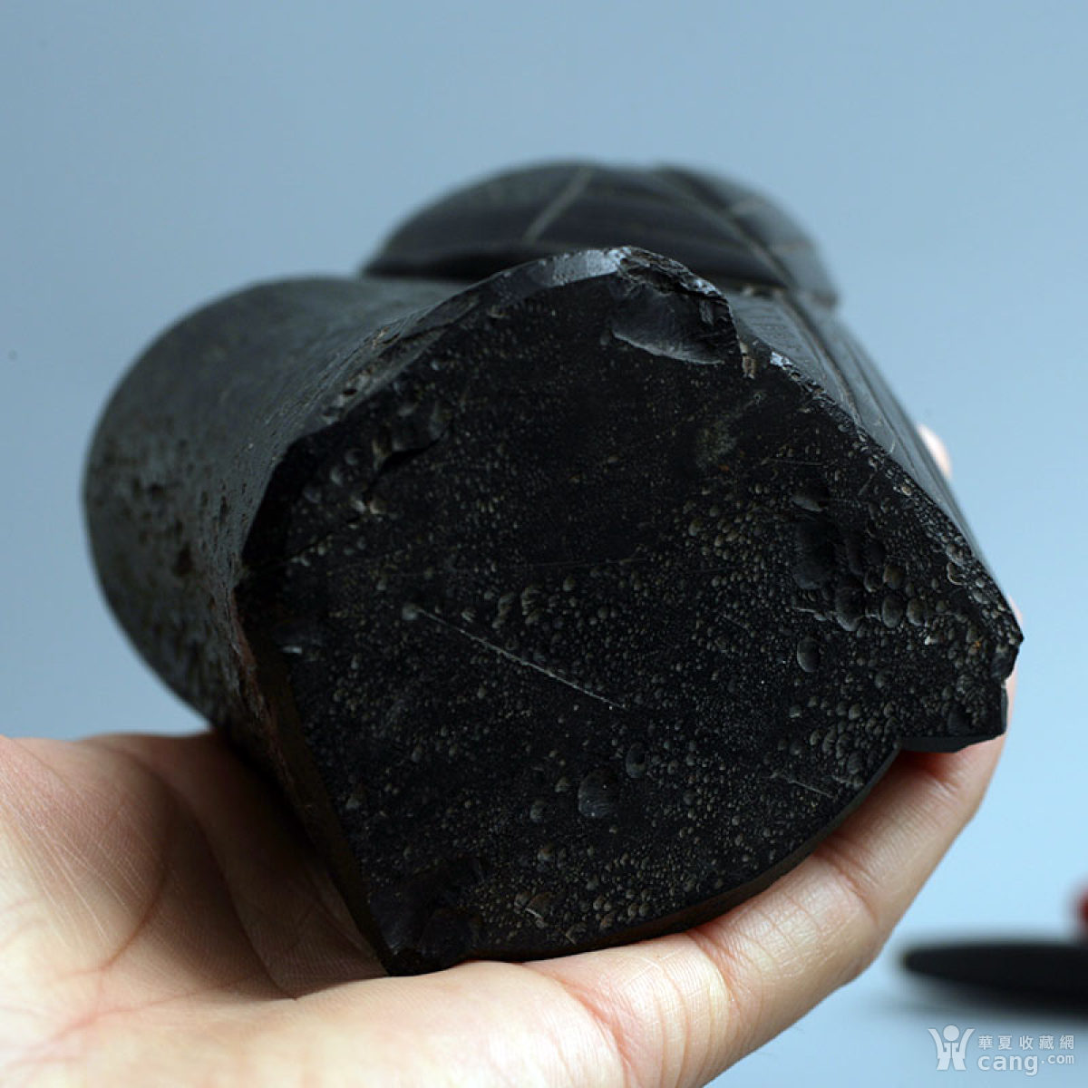 一个早期的老煤精石笔筒