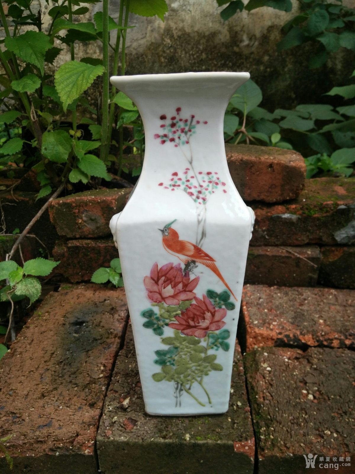 晚清民国粉彩花鸟纹四方瓶