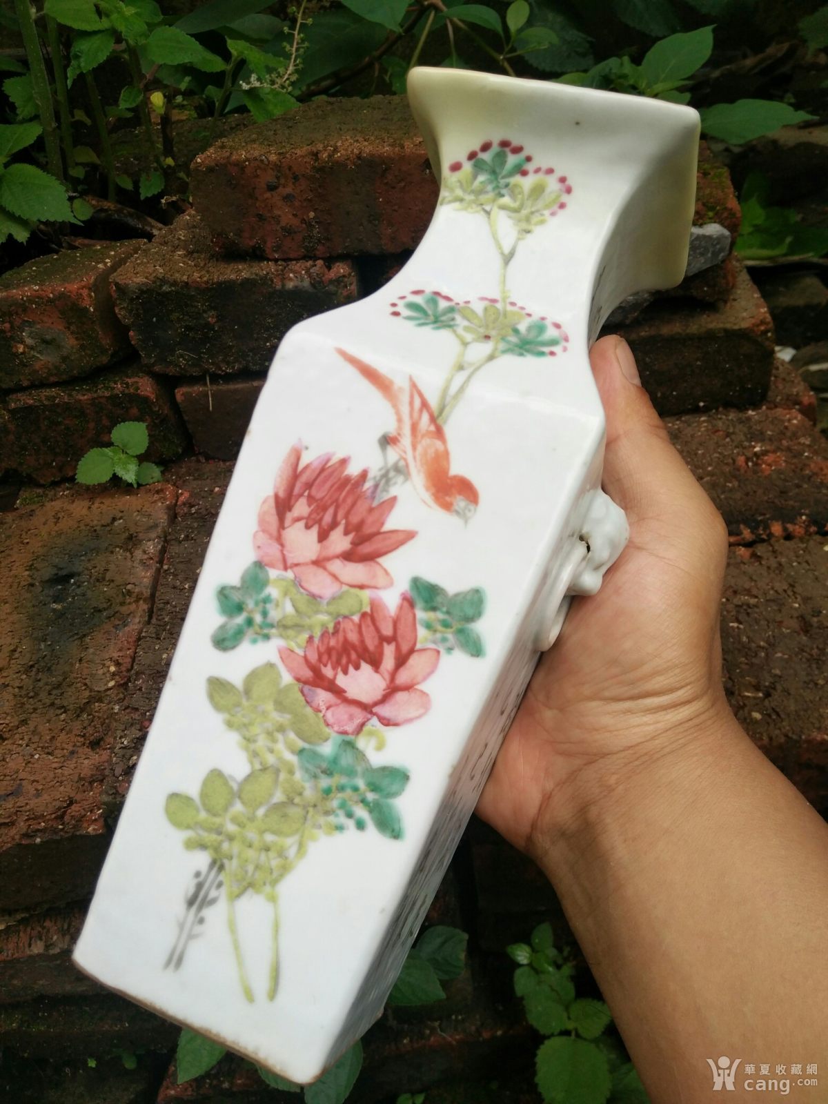 晚清民国粉彩花鸟纹四方瓶