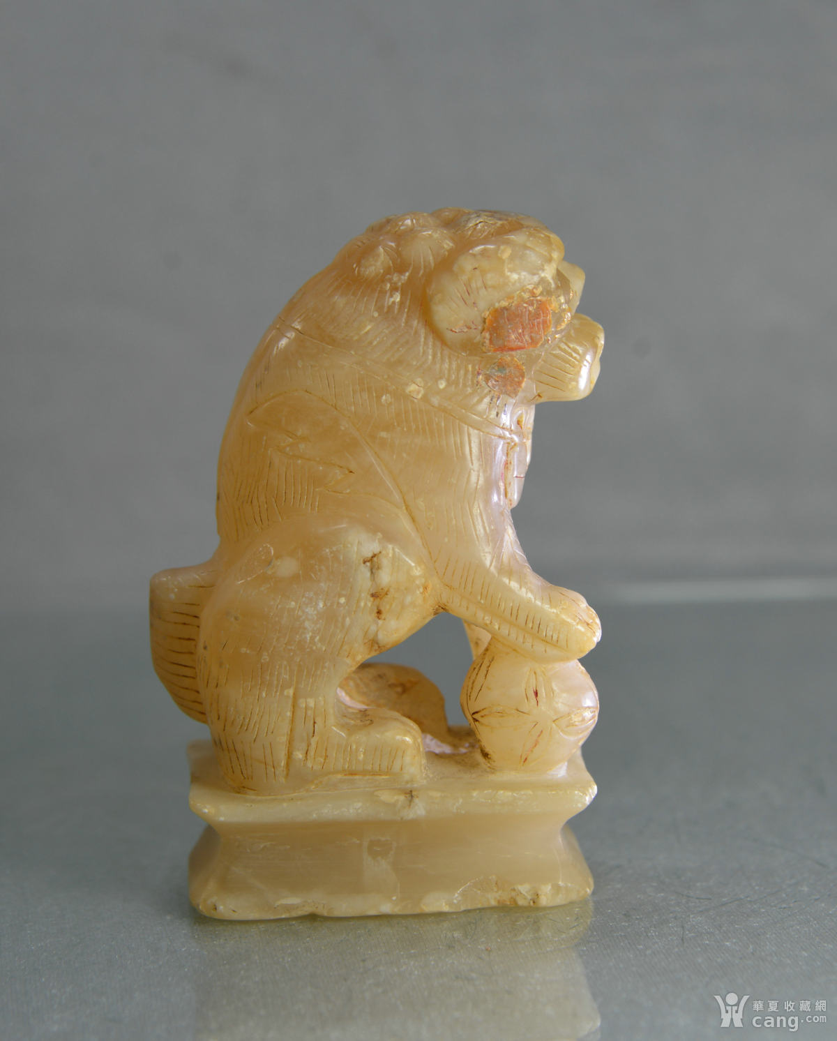 明岫玉狮子雕件(b248)