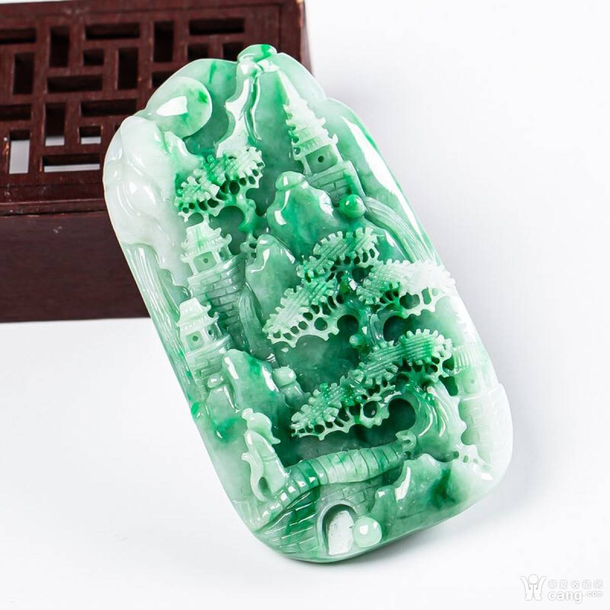 天然翡翠a货精雕细琢高山流水山水意境挂件