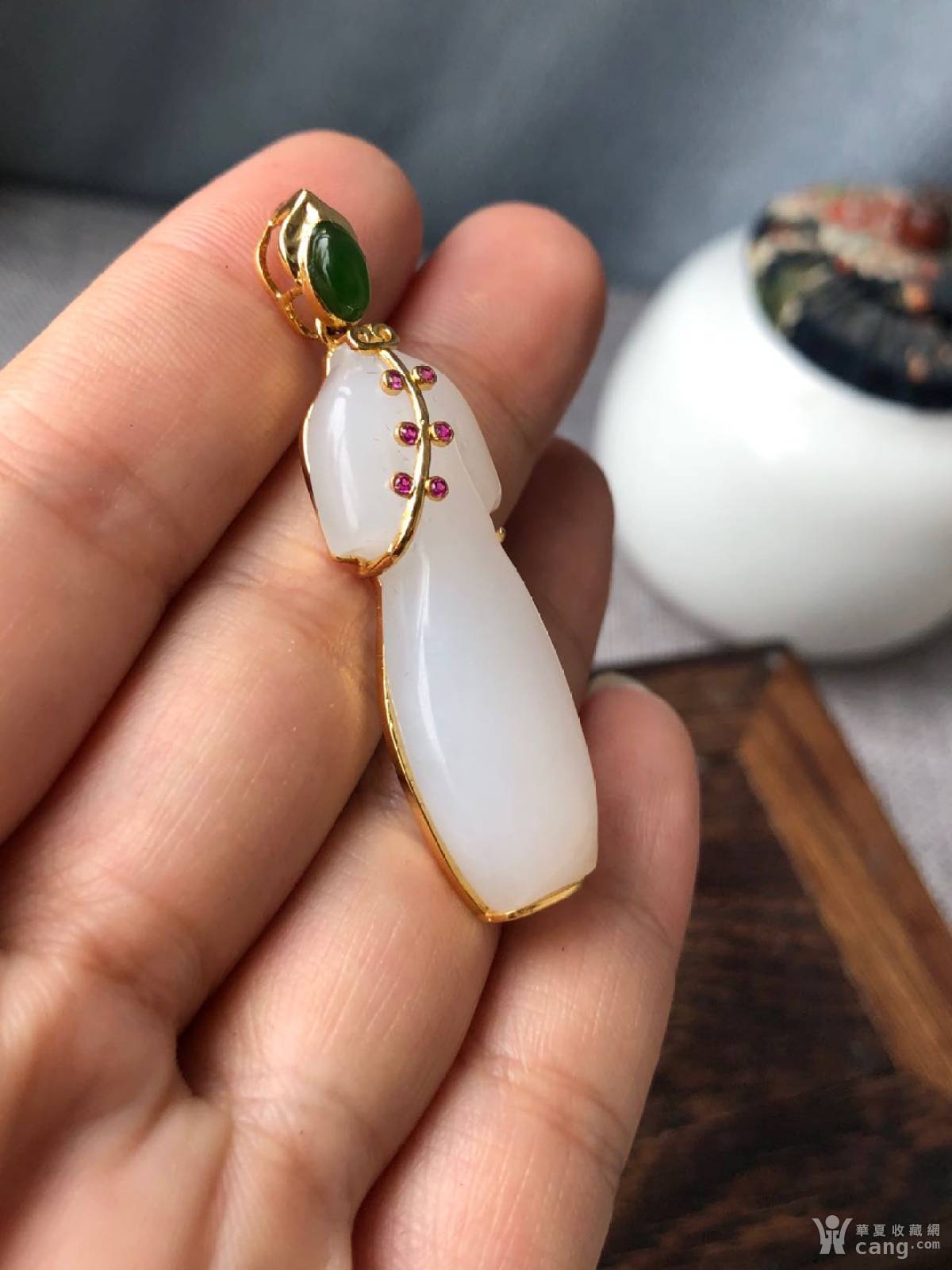 【珍宝翡翠】精品天然玉石和田白玉18k镶嵌旗袍旗开得胜挂件