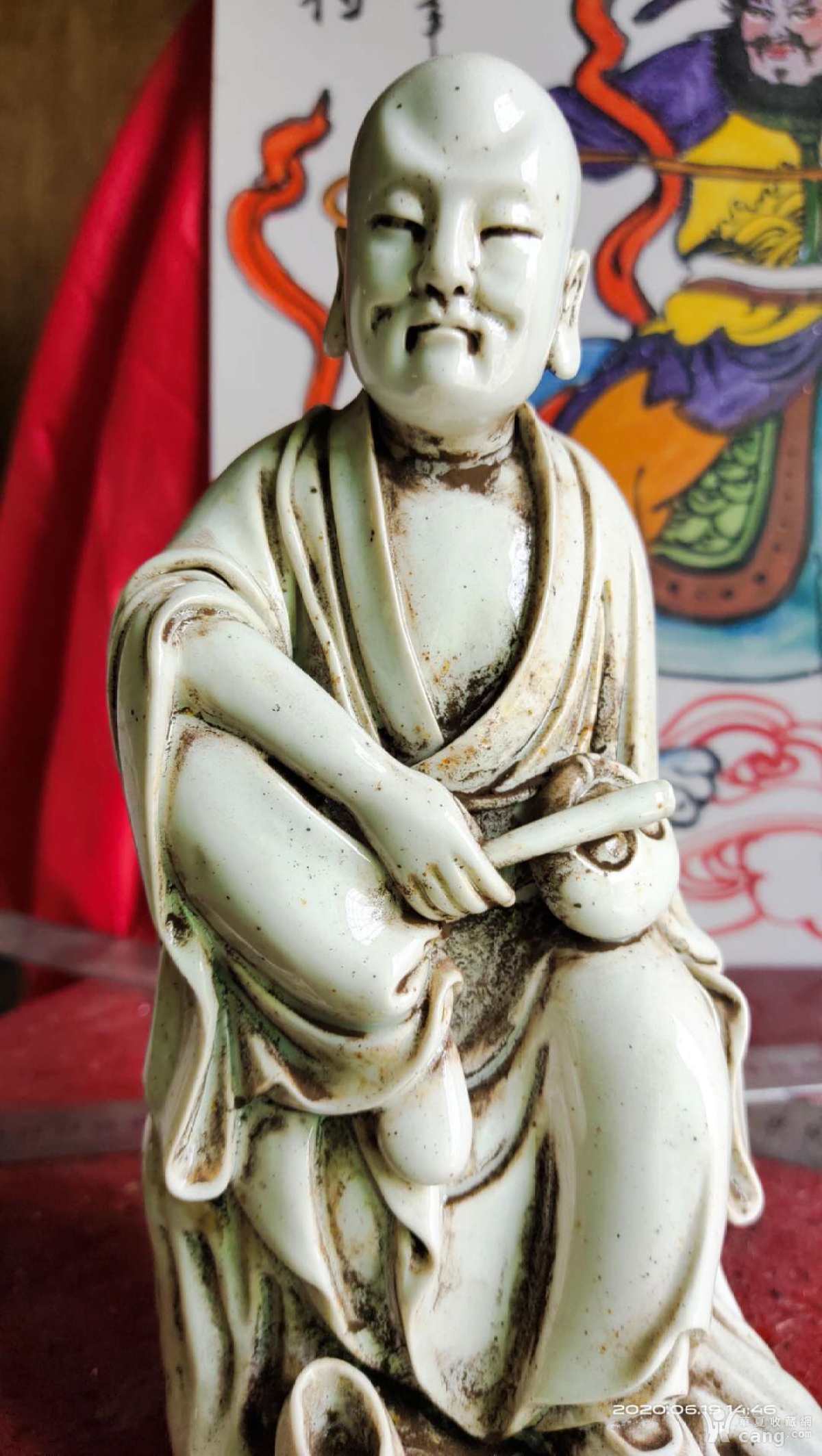 德化窑瓷器,人物罗汉塑像,年份不是太老,请慎重考虑一下,谢谢