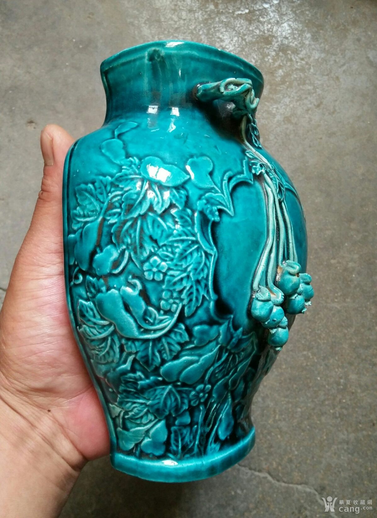 晚清民国孔雀蓝釉雕塑福禄挂瓶