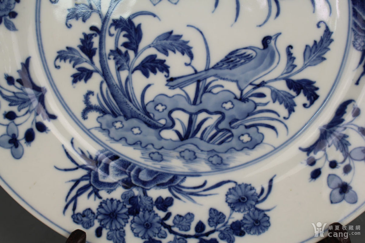 瓷器 清 清康熙青花花鸟纹盘一对 清康熙青花花鸟纹盘一对,直径23cm
