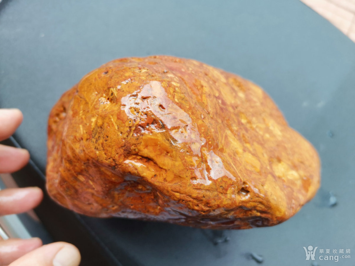 江西名贵红蜡石一块