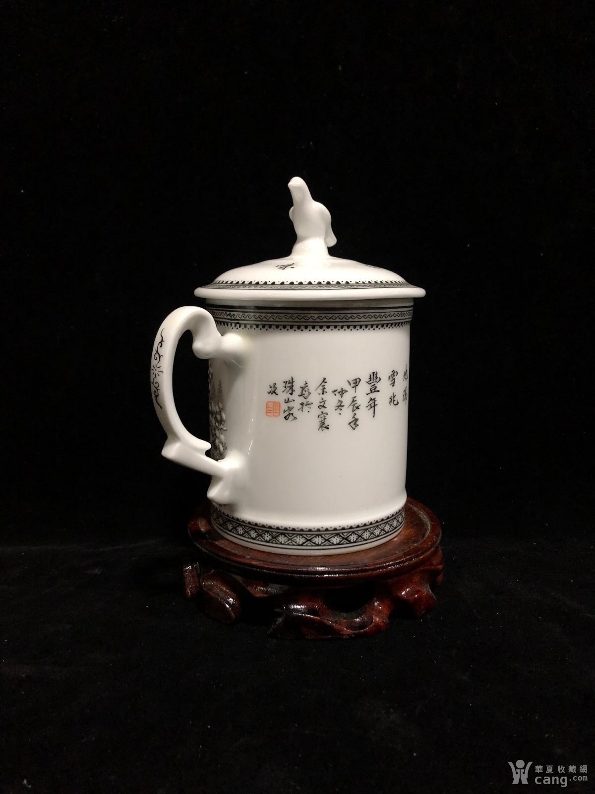 粉彩雪景大茶杯.余文襄款