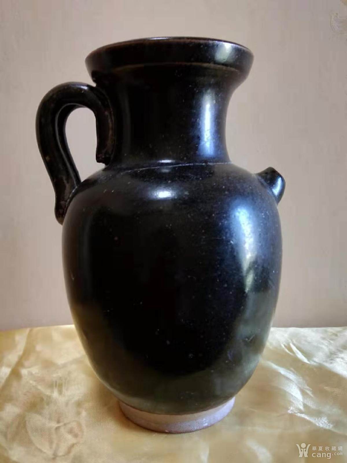 小流黑釉盘口执壶