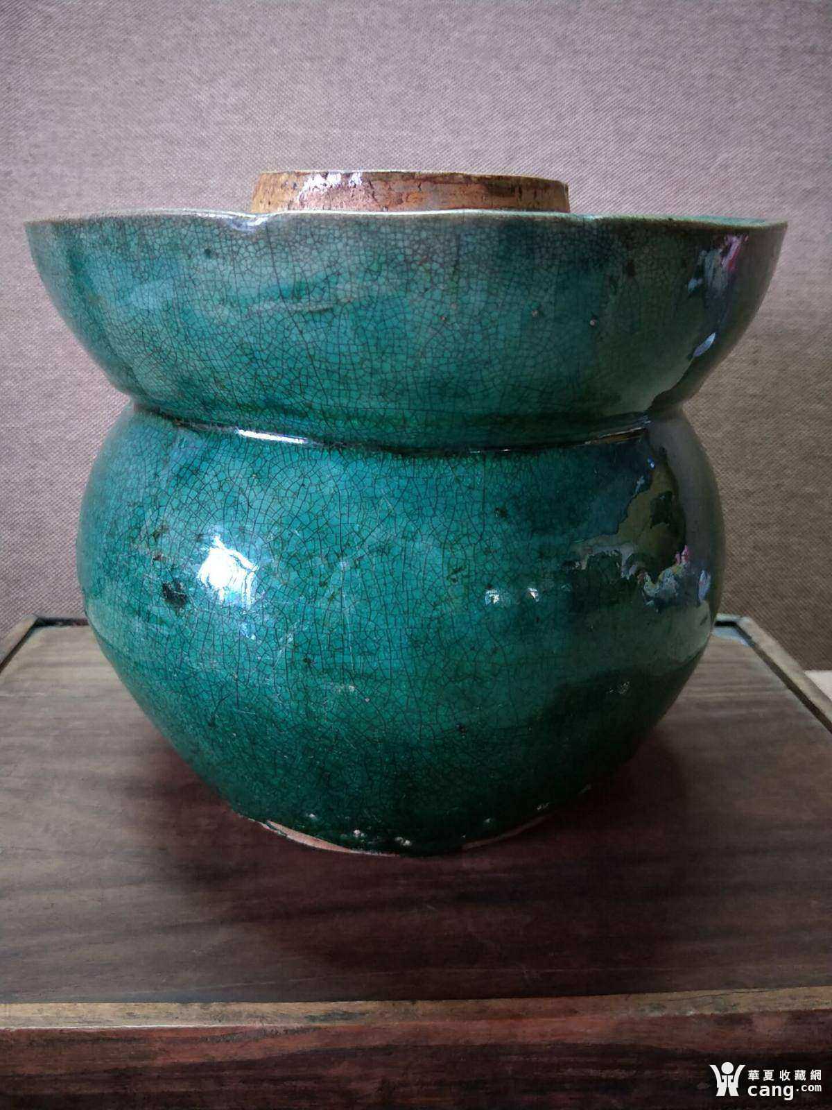 瓷器 明 明代绿釉大缸*带底款 年代 :明 风格技法 :素三彩 适用对象