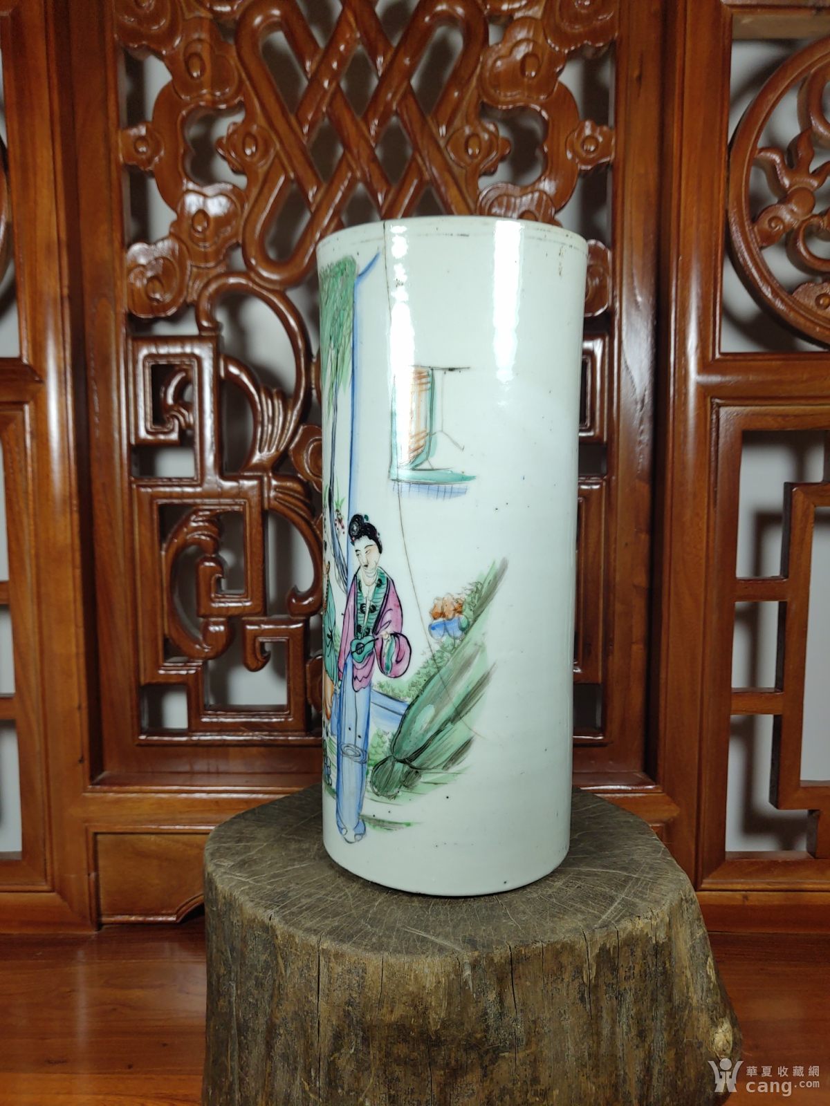 民国名家江新发粉彩人物帽筒