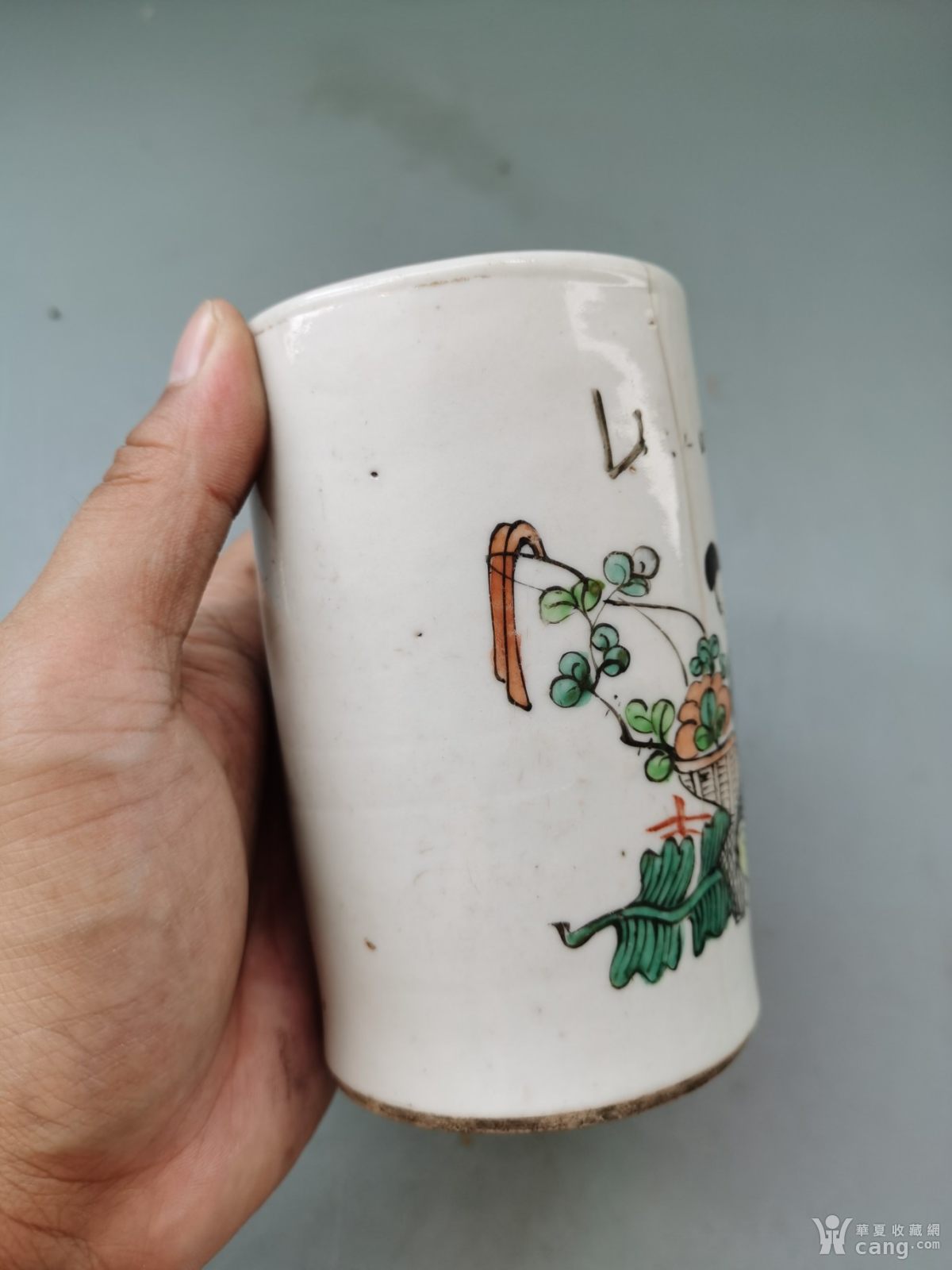 民国粉彩仕女笔筒