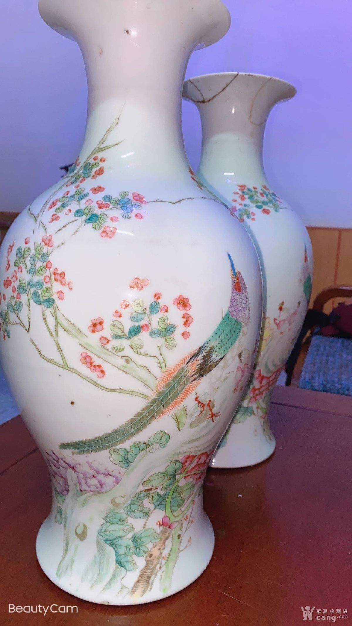 民国解放前后粉彩手绘观音瓶