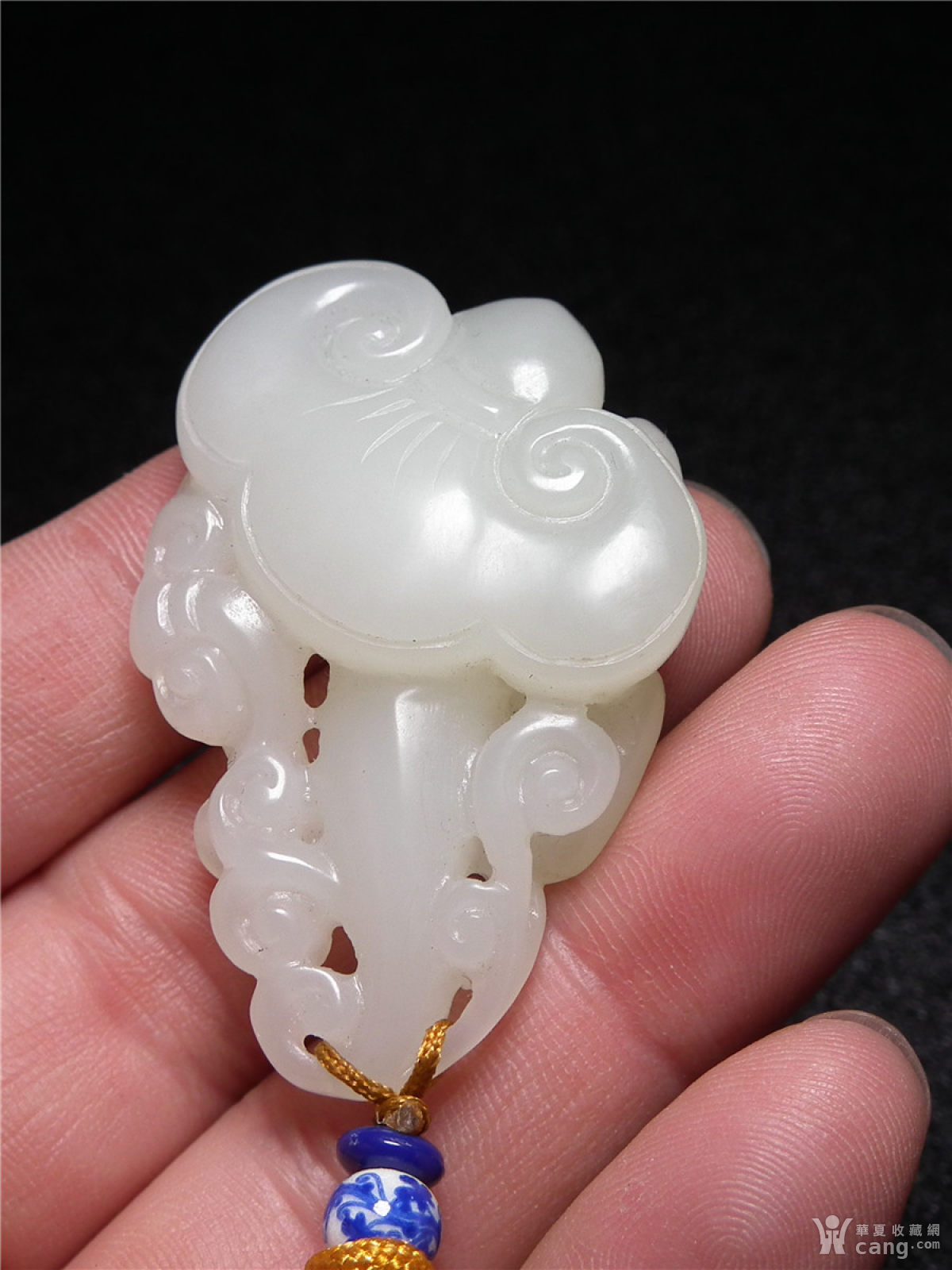 0513 和田白玉圆雕镂空子母灵芝大挂坠