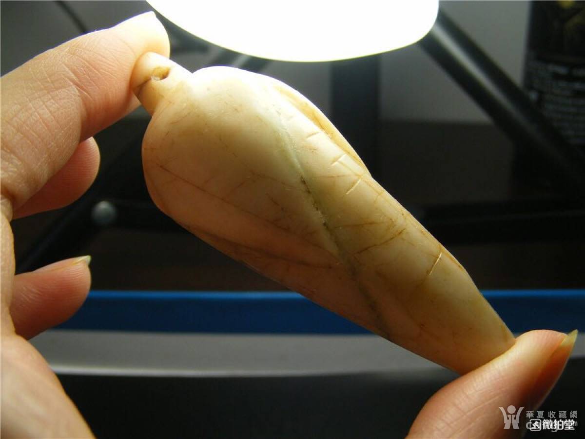 f0520近一二十年的青海青白玉老提油仿古满褐沁圆雕玉米生大