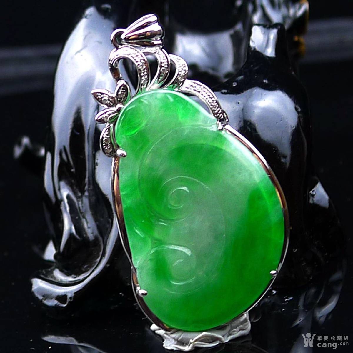 冰润18k金漂阳绿如意挂件