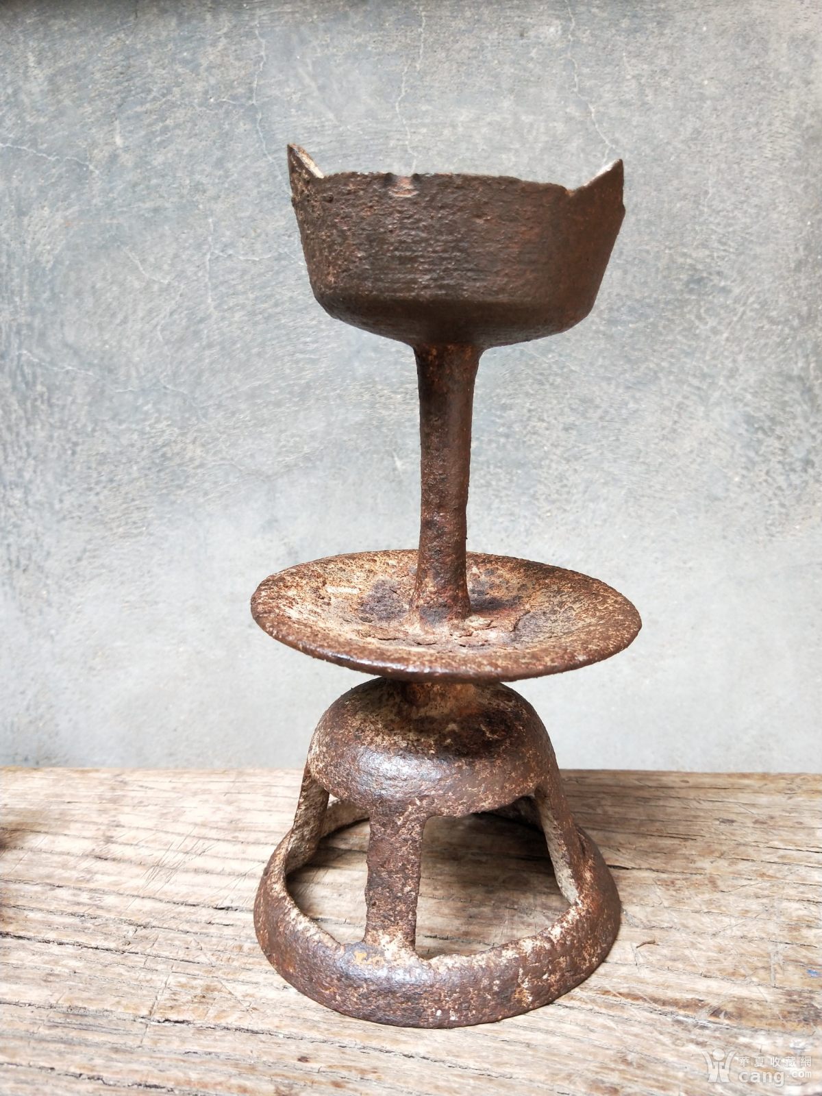 清代老铁器灯盏