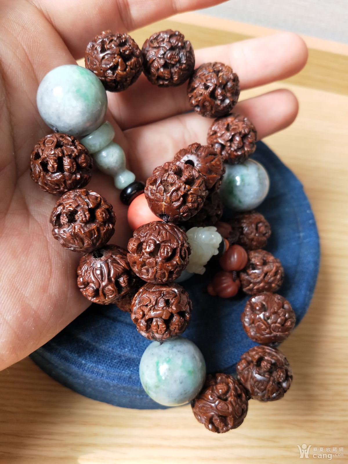 民国桃核雕18子手串