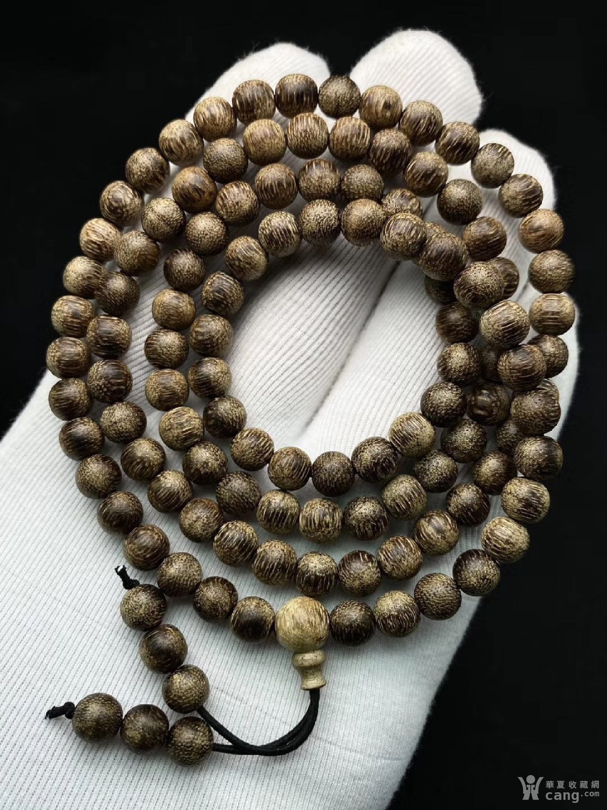 星洲系沉香尺寸: 0.7cm 克重:25克左右 全品相