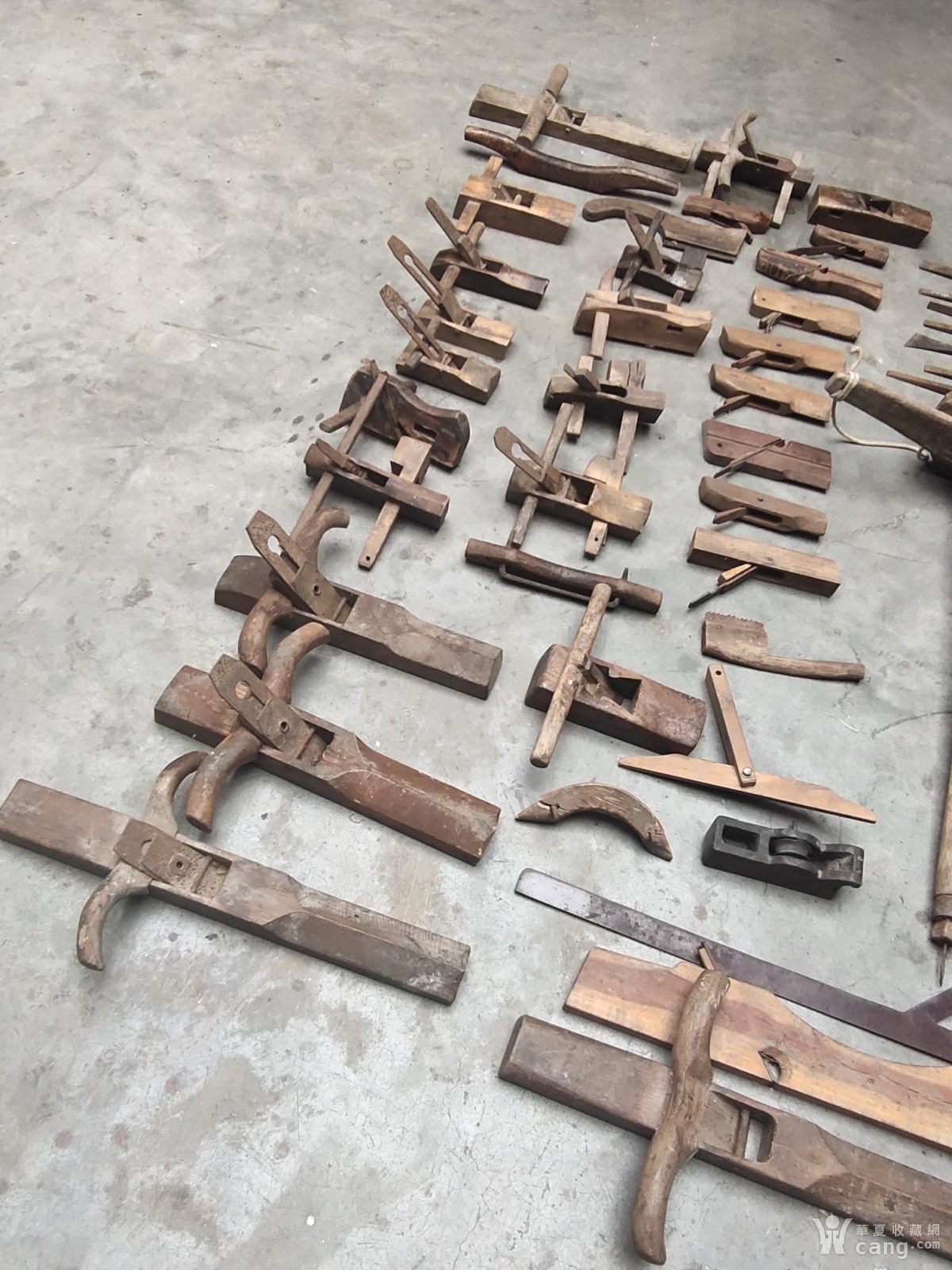 共计50件,本套中有大钻及园料木工工具的,都是老木工手工制作工具