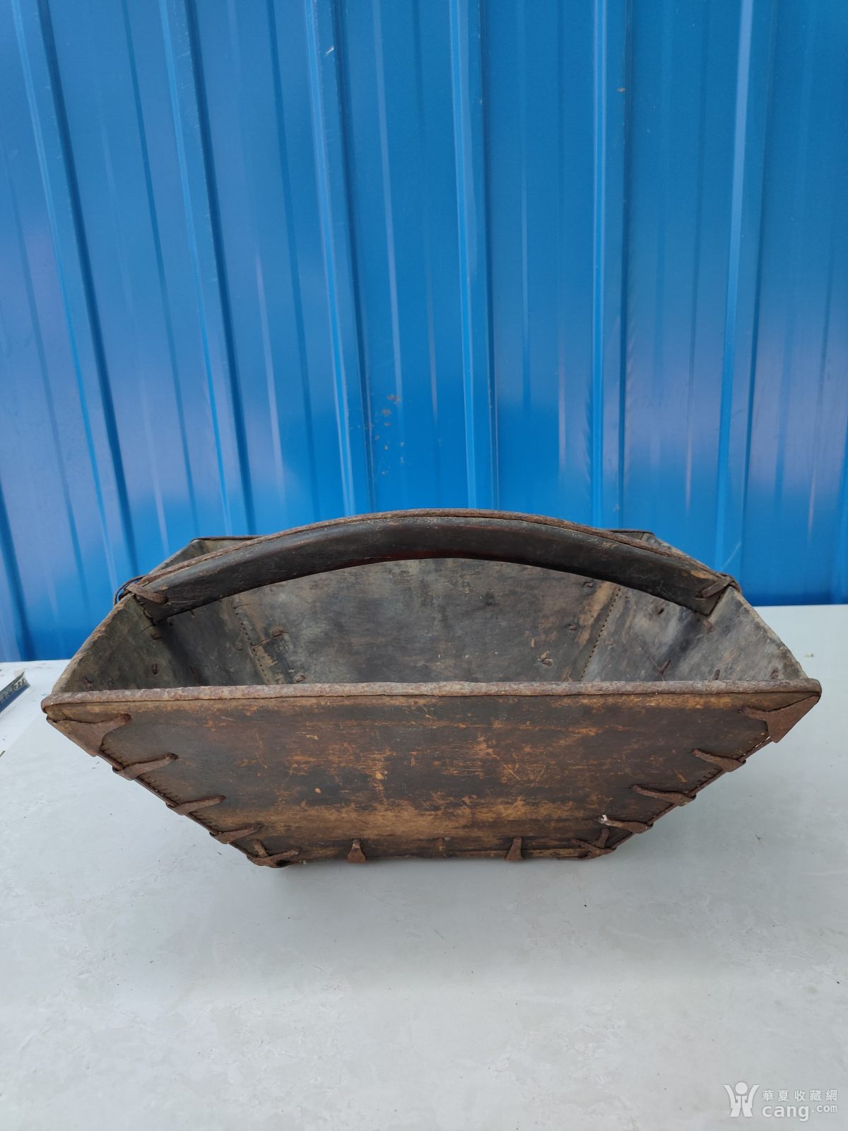 下乡收的老粮食斗,以前量粮食用的,寓意高升,满是焗钉,全品漂