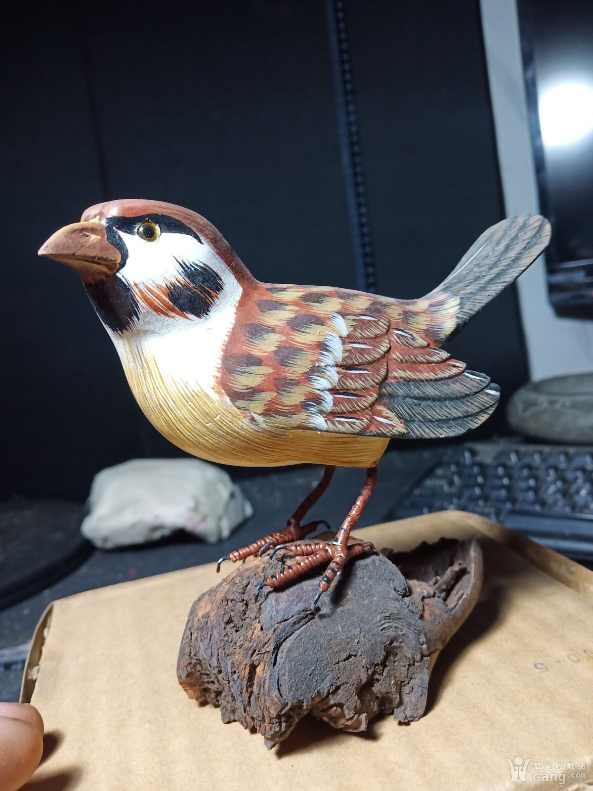 木雕彩绘小麻雀