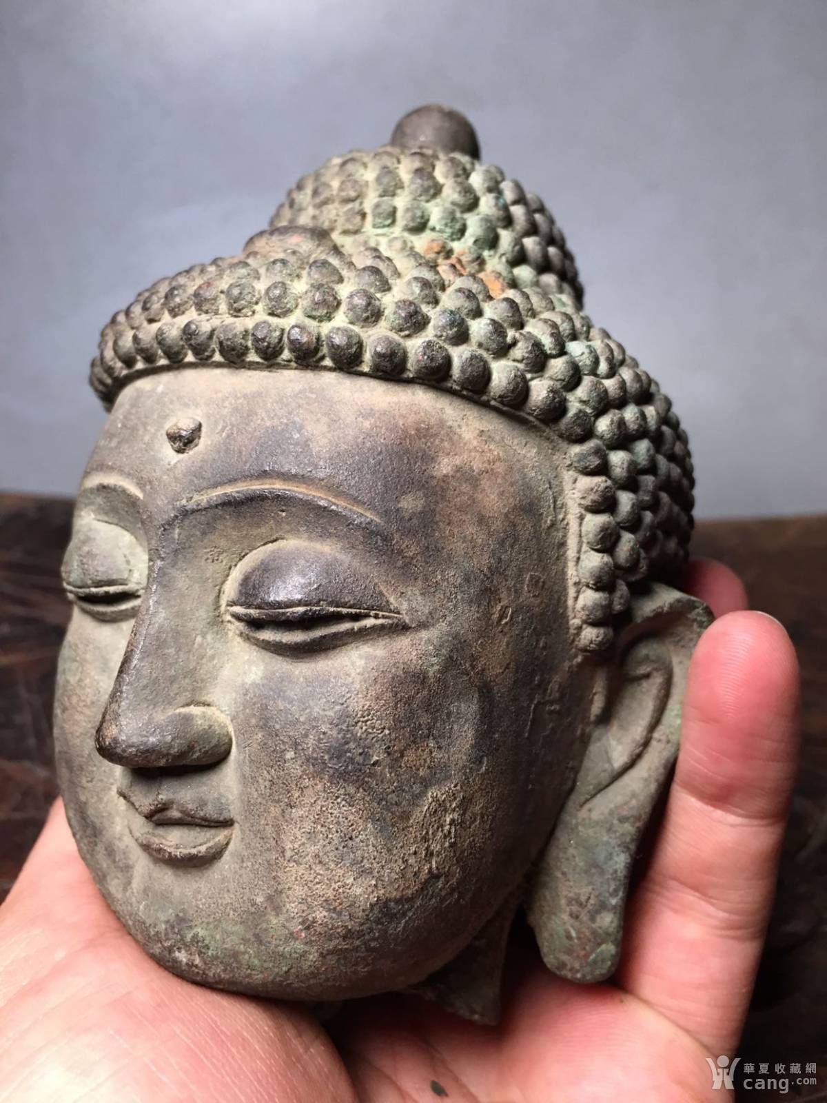 铜佛头一个