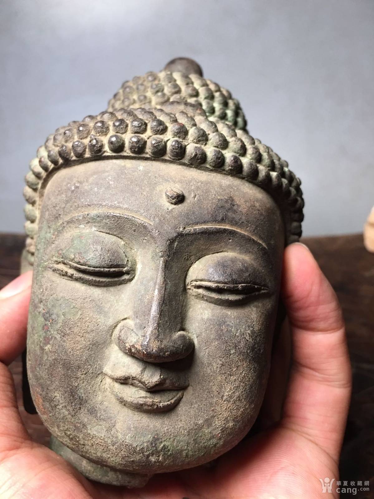 铜佛头一个